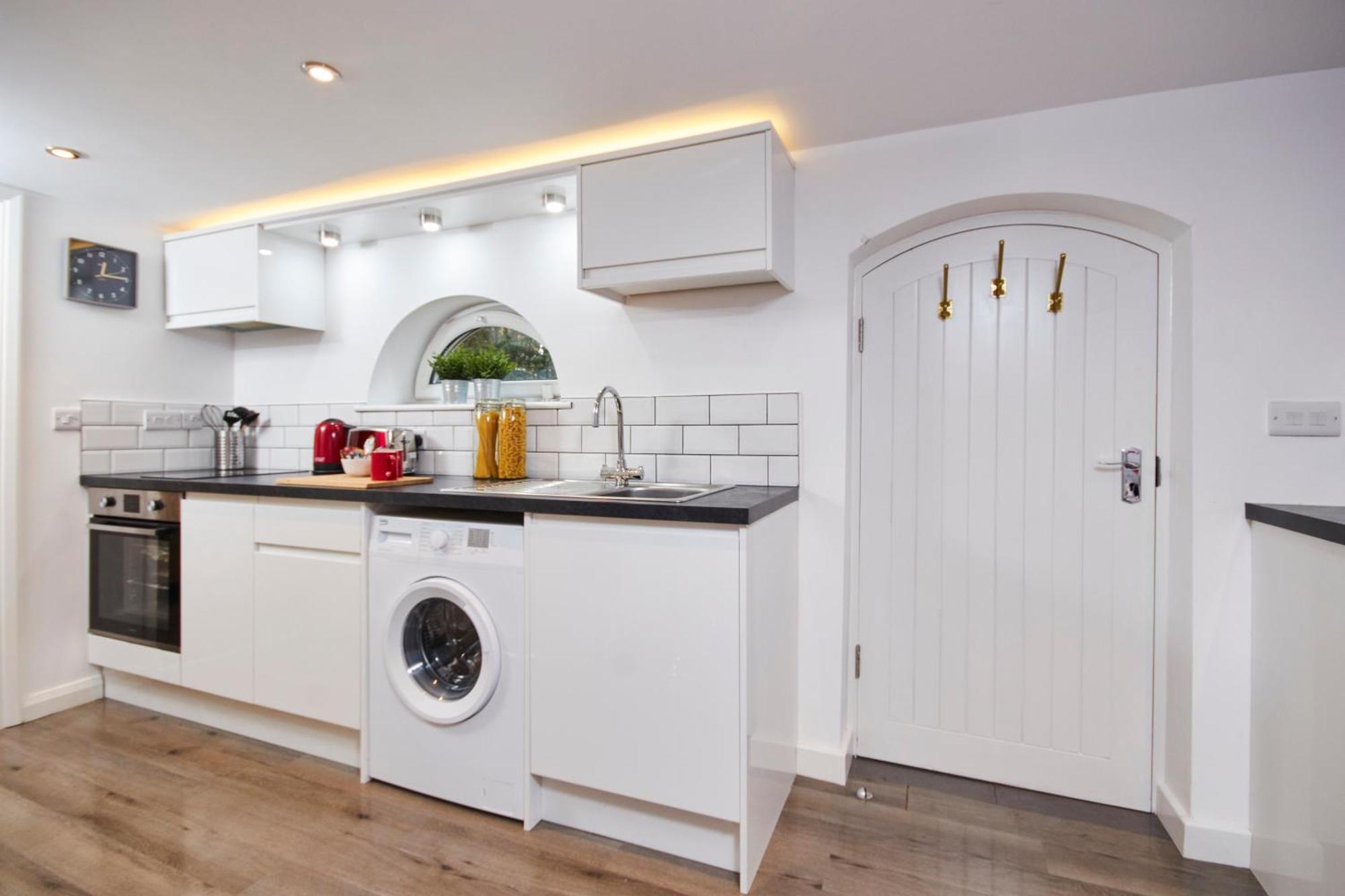 Gateway Mews - Serviced Apartments 케그워스 외부 사진