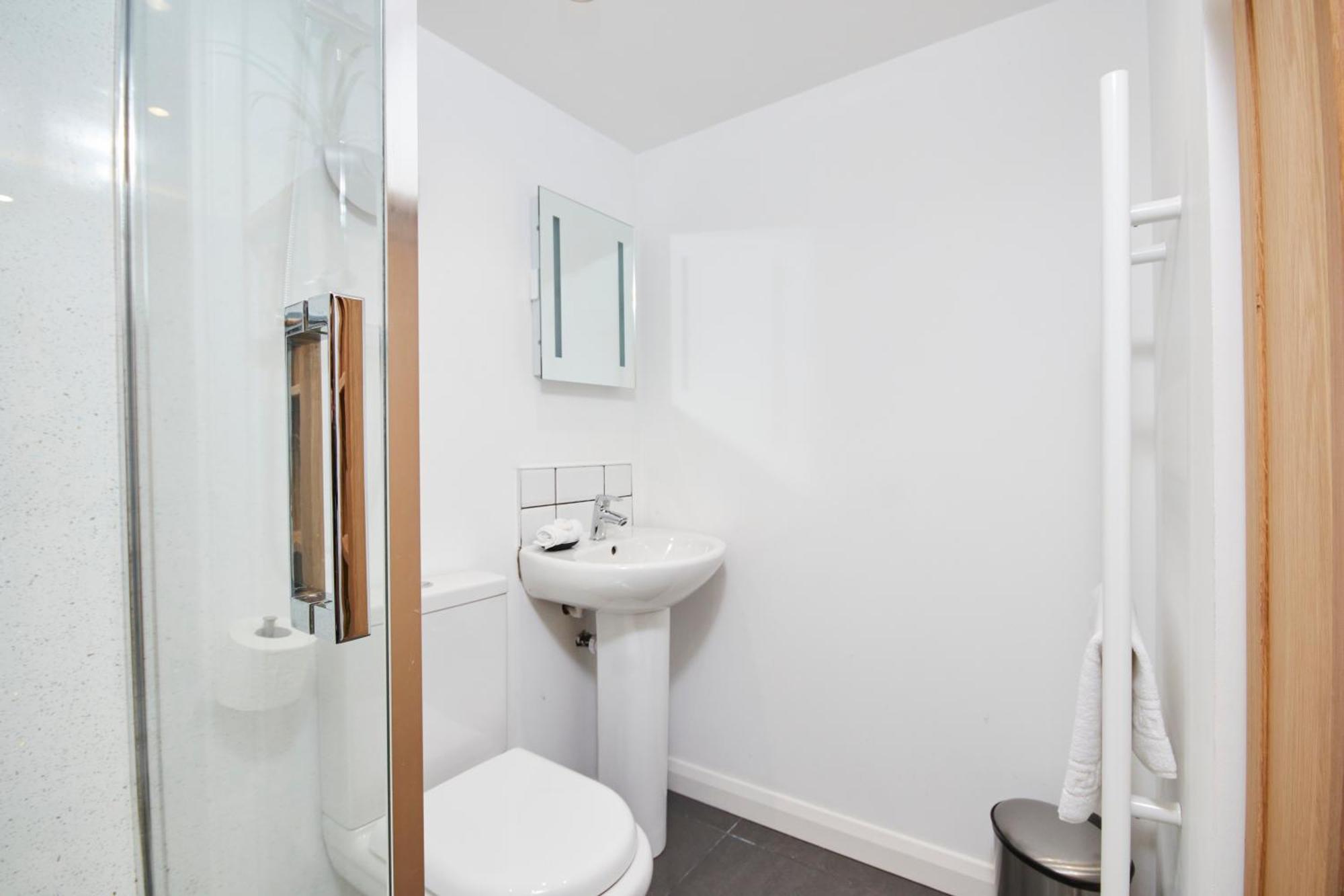 Gateway Mews - Serviced Apartments 케그워스 외부 사진
